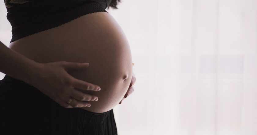 Strije u trudnoći – zašto se javljaju i kako sprečiti njihov nastanak